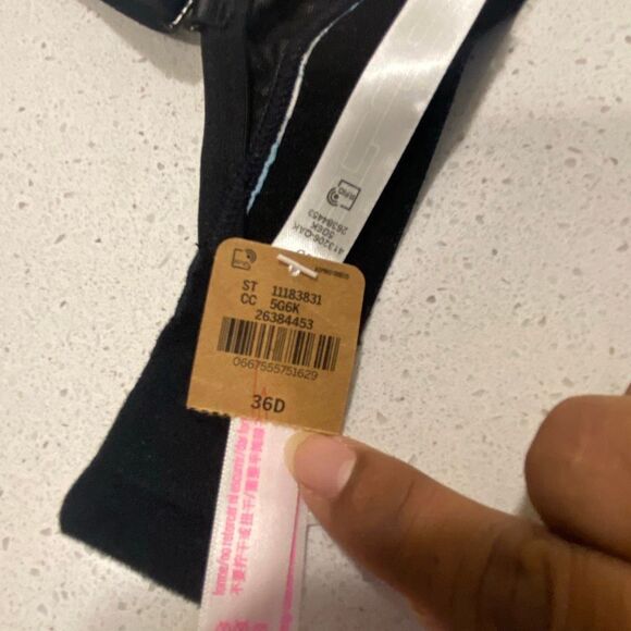 Victoria’s Secret wear everywhere wireless push-up bra, size 36D - Picture 7 of 8